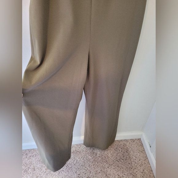 Calvin Klein Olive Green Wide-Leg Jumpsuit Women's Size 8 - Picture 8 of 15